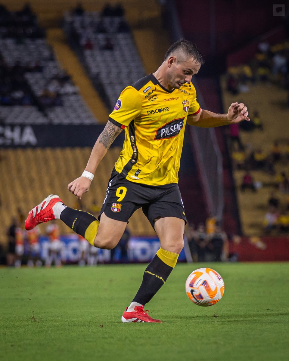 🇨🇱🤯 Universidad de Chile alcanzó un ACUERDO con el delantero Octavio Rivero.

Llegará como AGENTE LIBRE tras rescindir su contrato con Barcelona.

Vía: <a href="/LaVozAzulLT/">La Voz Azul</a>