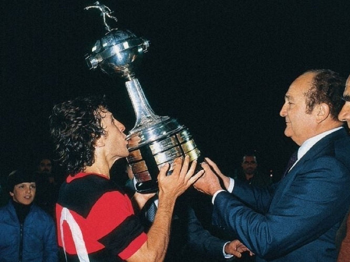 rodrigocrf0's tweet photo. Os 2 maiores ídolos da história do Flamengo https://t.co/tFvJ9GiYfa