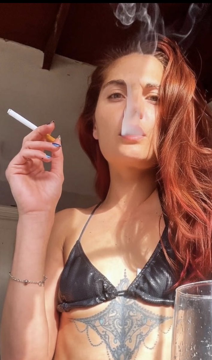 Jezy_bell33's tweet photo. 🔥 My NEW smoking clips store just dropped 🔥
Ultra close-ups, thick creamy smoke, hypnotic green eyes &amp; pure 4K seduction… Get addicted now 👄
Link in coments  — come get lost in the smoke 😈
#SmokingFetish #SmokingGirl #RedheadSmoking #SmokeTease #ThickExhales #CloseUpSmoking https://t.co/buQa2tIJiV