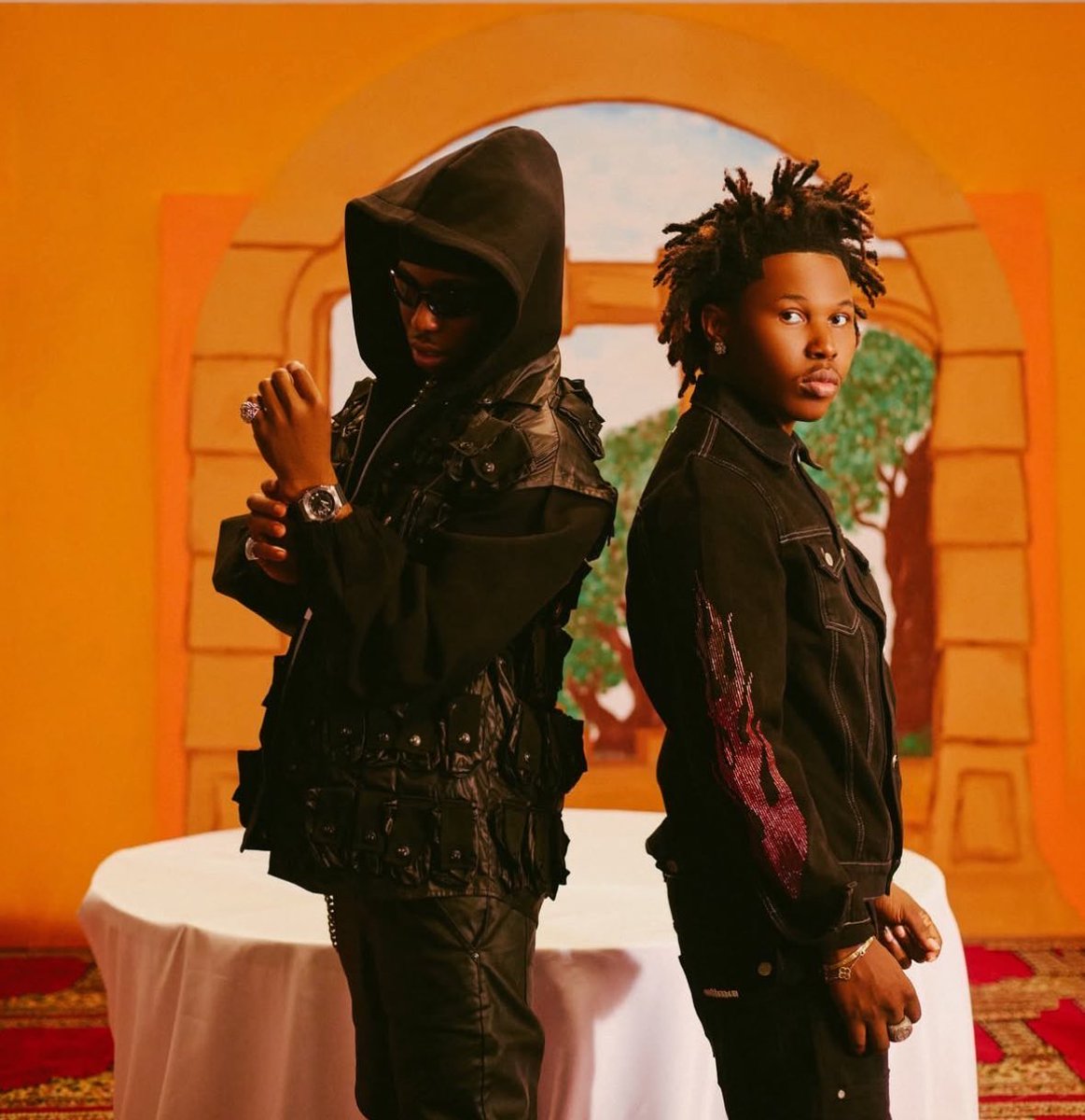 🚨 Shoday &amp; FOLA's "Paparazzi" peaks at number 6️⃣ on Apple Music Nigeria Top Songs Chart. 📉🔥