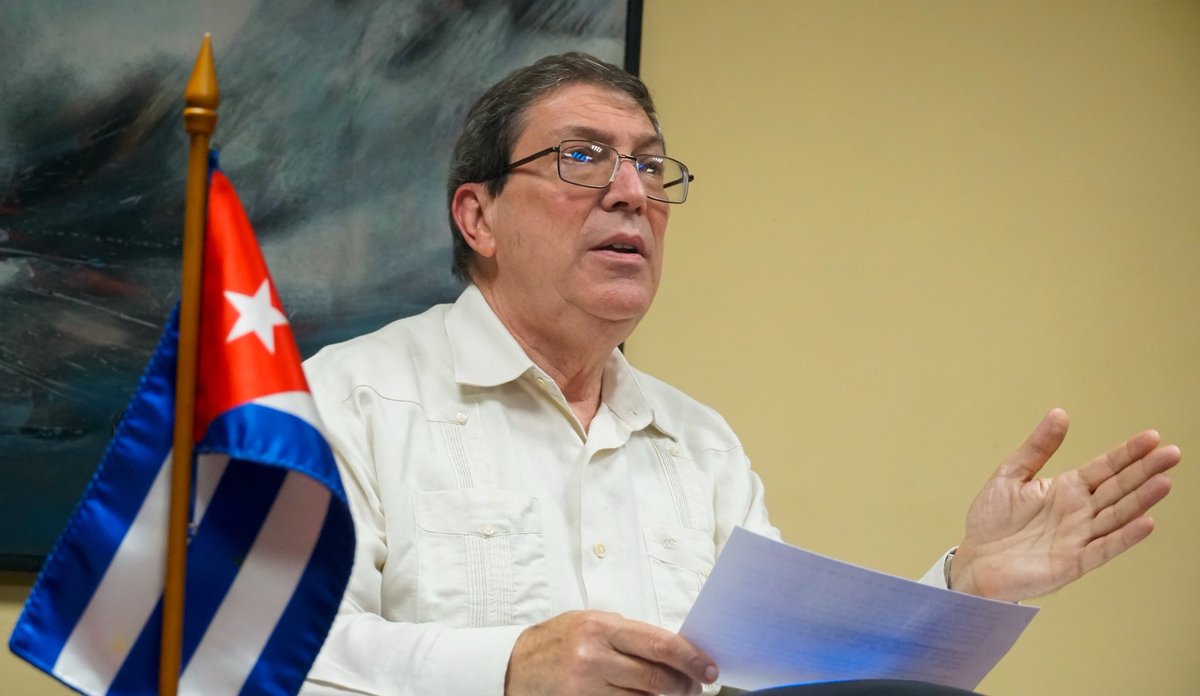 "#Cuba rechaza la brutal intención de reimponer por la fuerza militar la Doctrina Monroe y, peor aún, la consagración en la reciente Doctrina de Seguridad Nacional de los #EEUU de lo que algunos analistas llaman el Corolario Trump, incluso el hecho de que este ha usado la