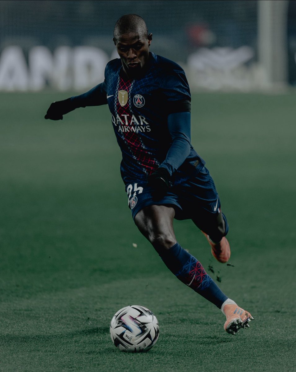 Media Parisien tweet media