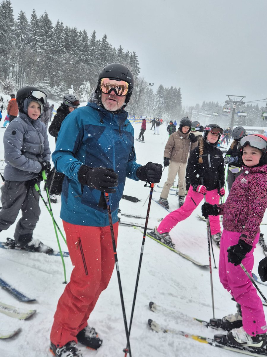 Wil je ook een keer mee met Caritas Urk naar Winterberg.
Dat kan 23 februari gaan we weer.
Hou het Urkerland en de Socials van Caritas goed in de gaten.
VOL=VOL