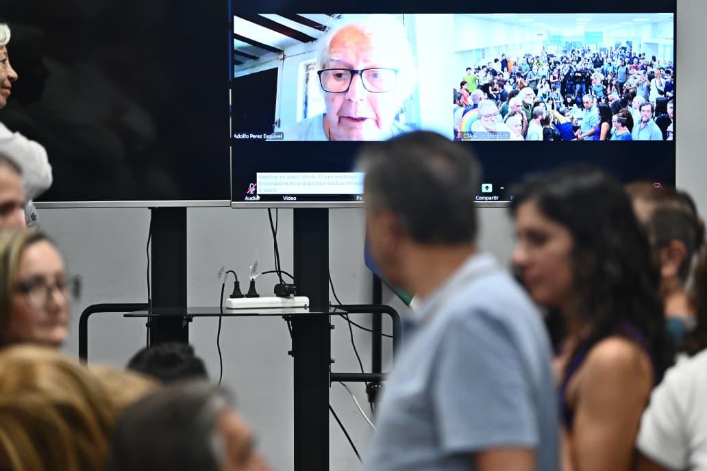 nestorpitrola's tweet image. La Conferencia de Prensa en CTA contra la intervención militar norteamericana en Venezuela convocó a una movilización multitudinaria que marchará hoy desde Plaza Italia hasta la Embajada de EEUU a las 17hs. Todos los convocantes rechazamos la posición de Milei en apoyo a la…