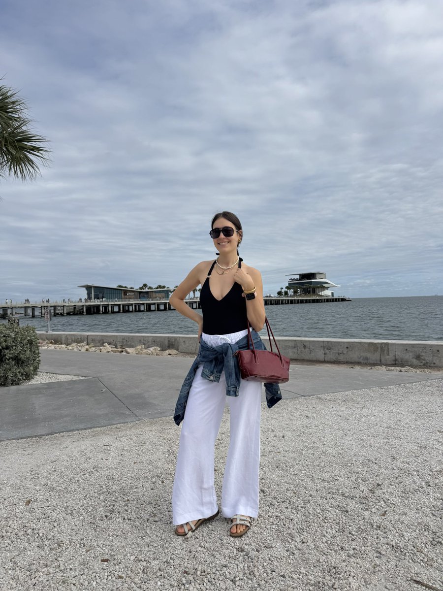 Julia | UGC CREATOR tweet media