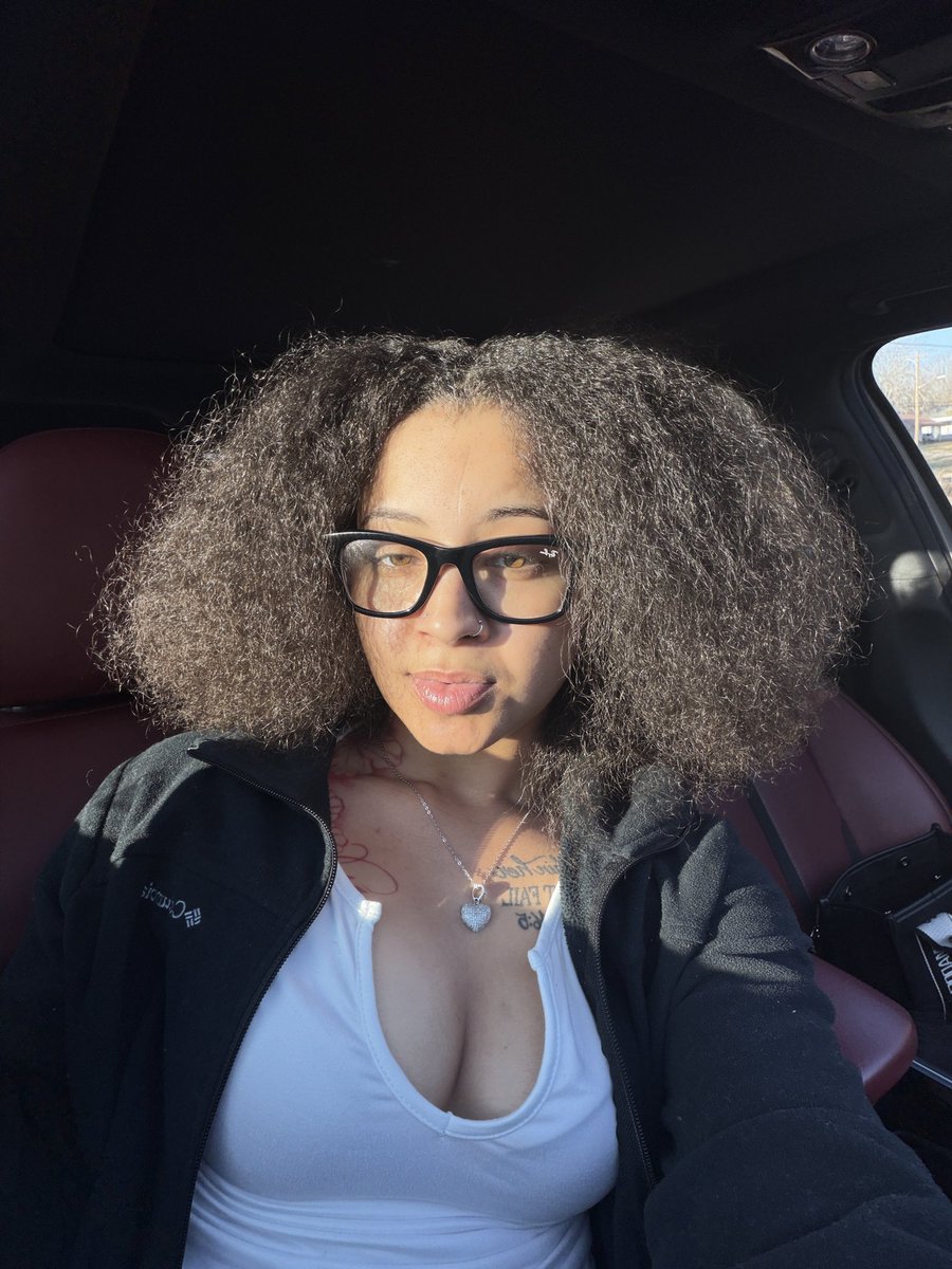 briisimone's tweet photo. 🦁 https://t.co/JqyR069wDv