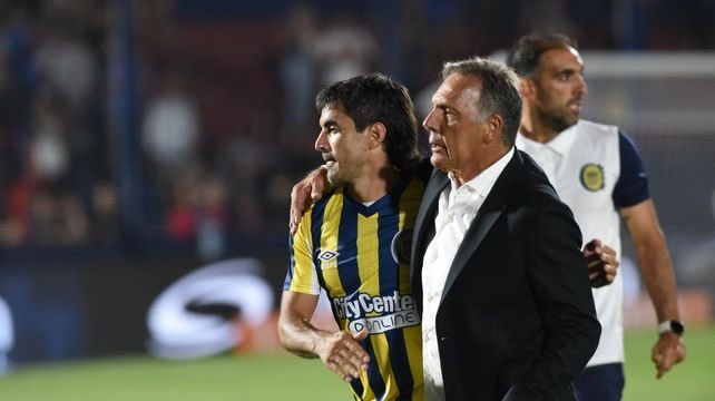 JulianGPR's tweet image. Ahora sí, ya es oficial
Se va el 10. De los jugadores que más disfruté en una cancha sin lugar a dudas por todo lo que nos dió
Sabor totalmente amargo por no poder ovacionarlo en el Gigante como se merecía pero va a estar para siempre en nuestros corazones auriazules.
Gracias