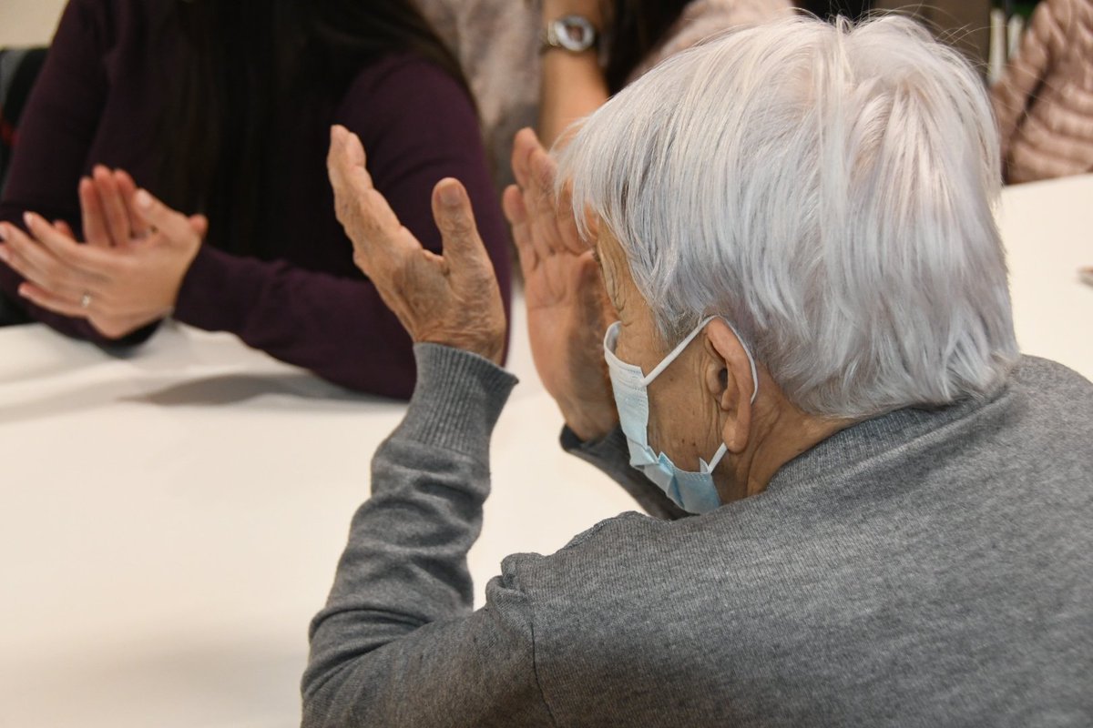 🤴🏻🤴🏽🤴🏿 Els tres reis de l'Orient ja han arribat a Cassà de la Selva. 
👴👵 Com cada any, la primera parada ha estat a la Residència Geriàtrica Sant Josep
👉 Recordeu que:
🕒 Els cuiners/es reials repartiran xocolatada per a tothom en el campament reial. 
🕒 A les 18.15h, arribada