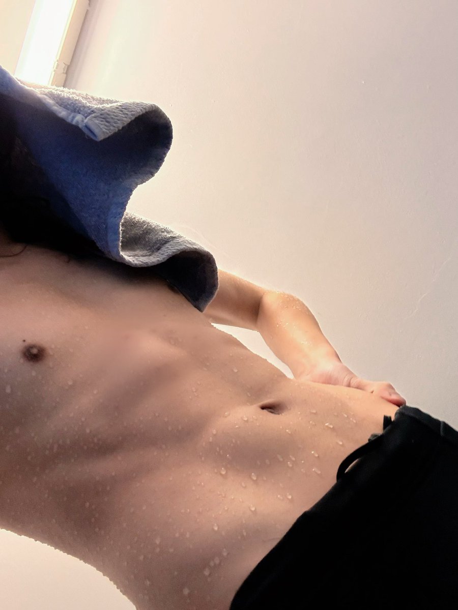 1astLivingDay's tweet photo. 🏊 https://t.co/n2NRAkxAB2