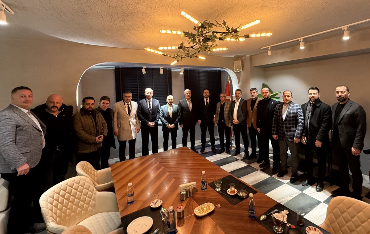 Cumhur İttifakı belediye meclis üyelerimiz ve MHP Tepebaşı İlçe Başkanımız Sayın Faruk Duman ile birlikte belediye meclisi grup toplantımızı gerçekleştirdik.

Tepebaşı’nda hizmet üretmeyen, sorunları görmezden gelen ve algı operasyonlarıyla gerçekleri örtmeye çalışan bu