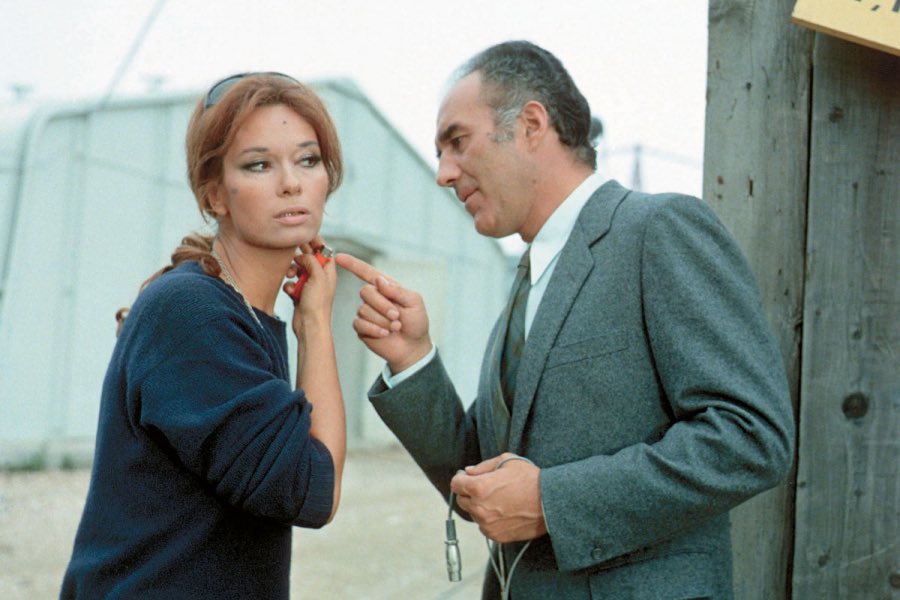 À 20h55 sur <a href="/ARTEfr/">ARTE</a> on ne se lasse pas des «Choses de la vie» (1970). Le 1er grand film de Claude Sautet avec Michel Piccoli victime d’un accident qui se souvient de sa vie avec sa femme Léa Massari et sa maîtresse Romy Schneider. 1ère musique de film -superbe- de Philippe Sarde