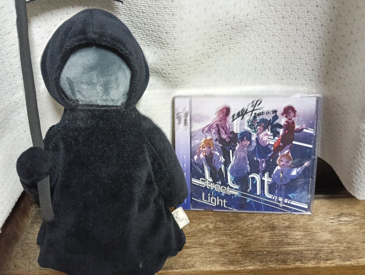 手に入れたボカロCD
Street Light
kaga-negishower.booth.pm/items/7378461

Vocal : 初音ミク、鏡音レン、鏡音レン、巡音ルカ、KAITO、MEIKO
Music : 加賀(ネギシャワーP)
Illustration : からながれ
【XFD】nicovideo.jp/watch/sm452415…