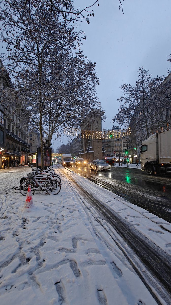 PRODEOD's tweet image. Paris sous la neige ce soir c'est un sacré spectacle ❄️😍