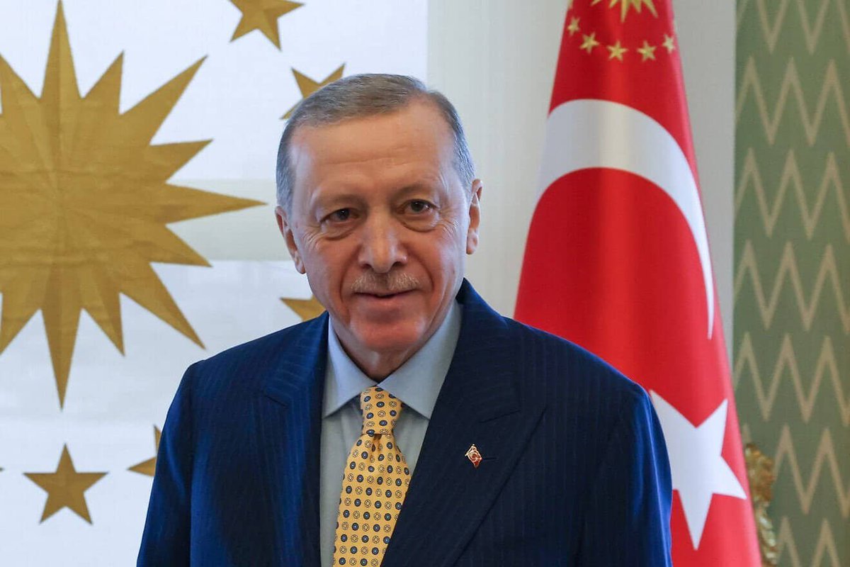 etkilihaberyeni's tweet image. Erdoğan:

"86 milyon olarak kardeşiz, ezelden ebede beraberiz."