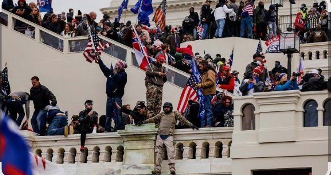 GabrielSoglio1's tweet image. Mañana, 6 de enero, se cumplen 5 años del intento de Trump de dar un golpe de Estado en Estados Unidos tomando el Capitolio.
Es bueno tenerlo en cuenta cuando nos dicen que Trump es el representante de la democracia y la libertad...