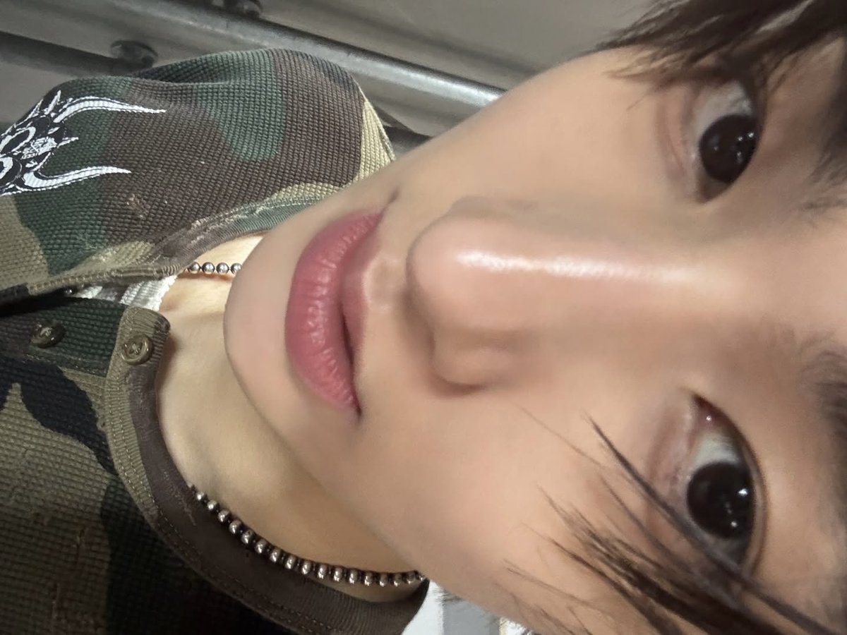 coerful's tweet image. i hope he keeps taking his selfies this way forever