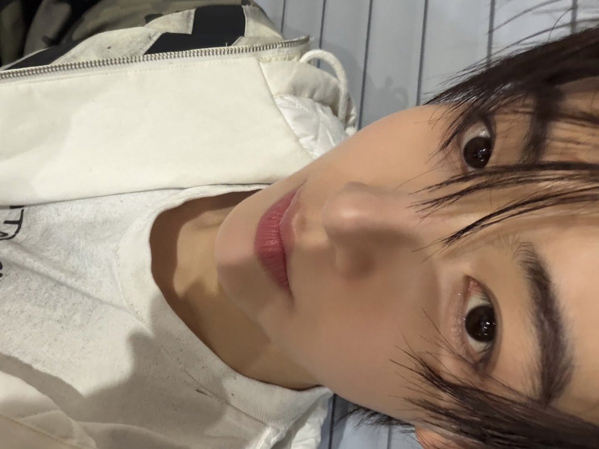 coerful's tweet image. i hope he keeps taking his selfies this way forever