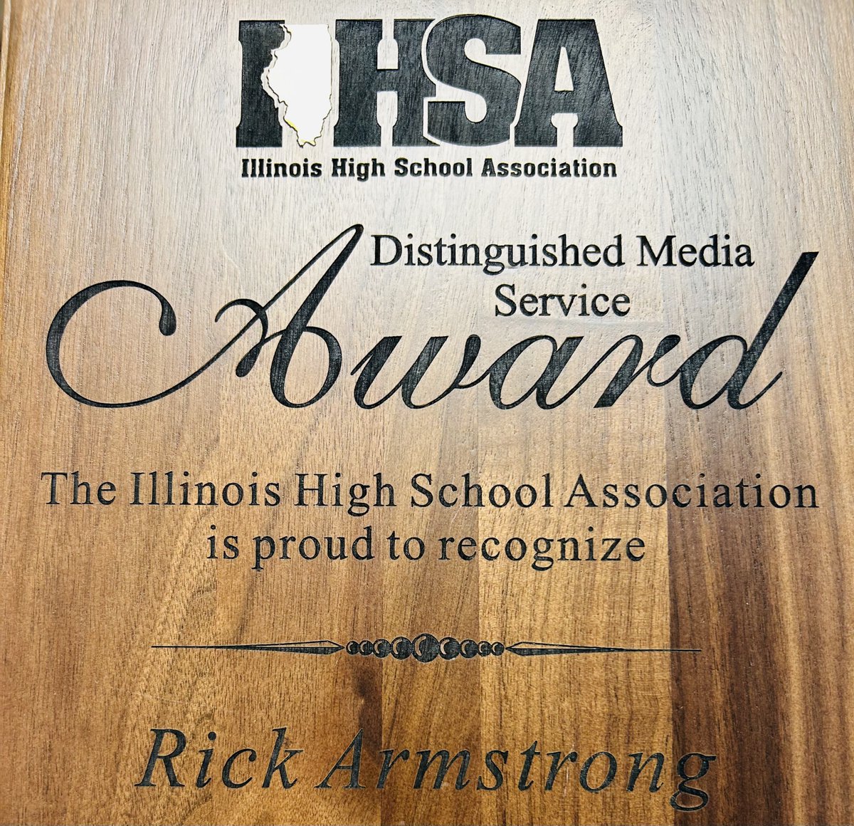 💻 Rick Armstrong, who has been a staple in prep sports coverage in Chicagoland for nearly five decades, will be honored with the #IHSA Distinguished Media Service Award at the West Aurora 🏀 game on January 9 at approximately  6:45 PM.

🔗More Info▶️ ihsa.org/news-media/art…