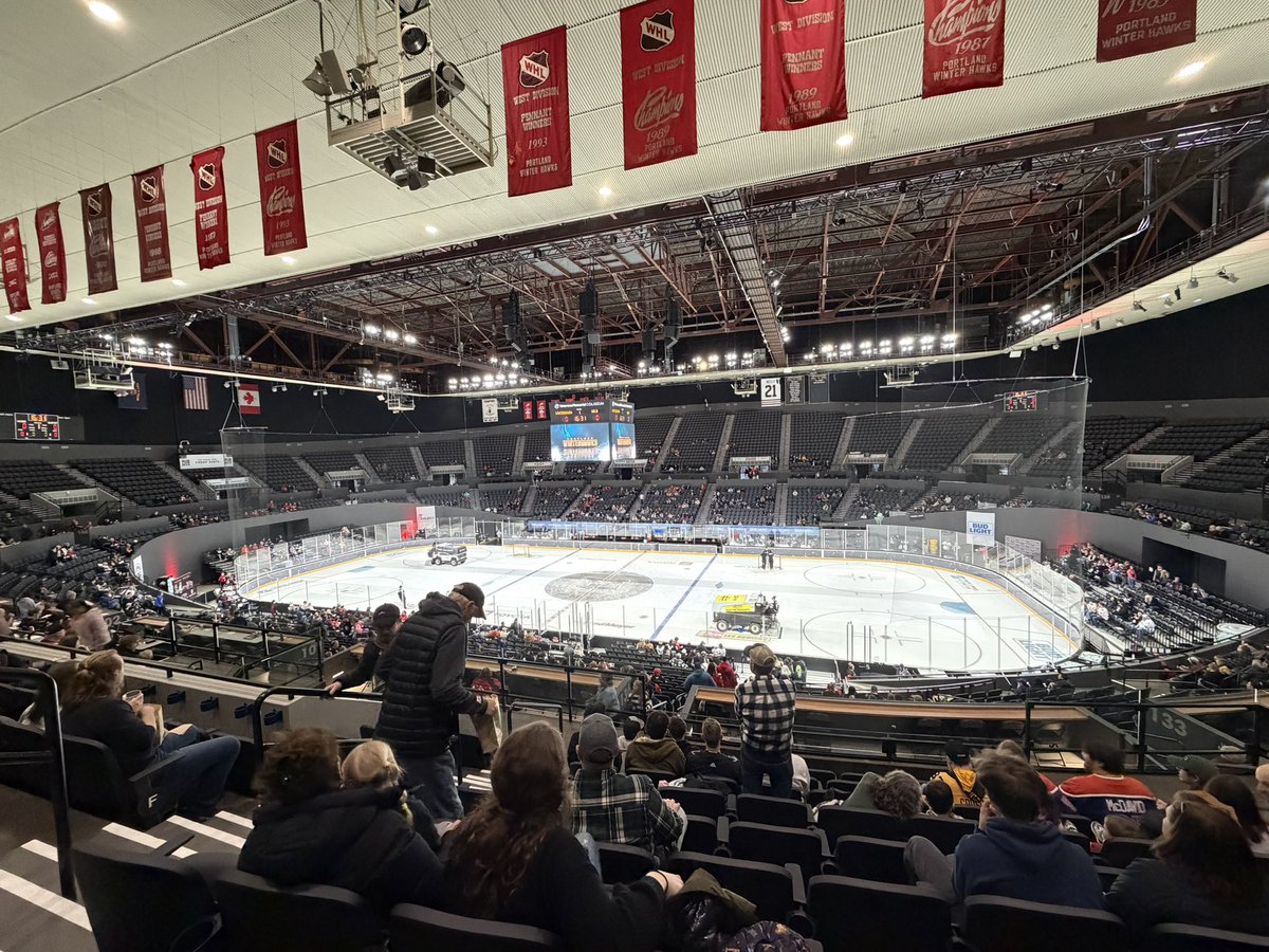 Memorial Coliseum Book tweet media