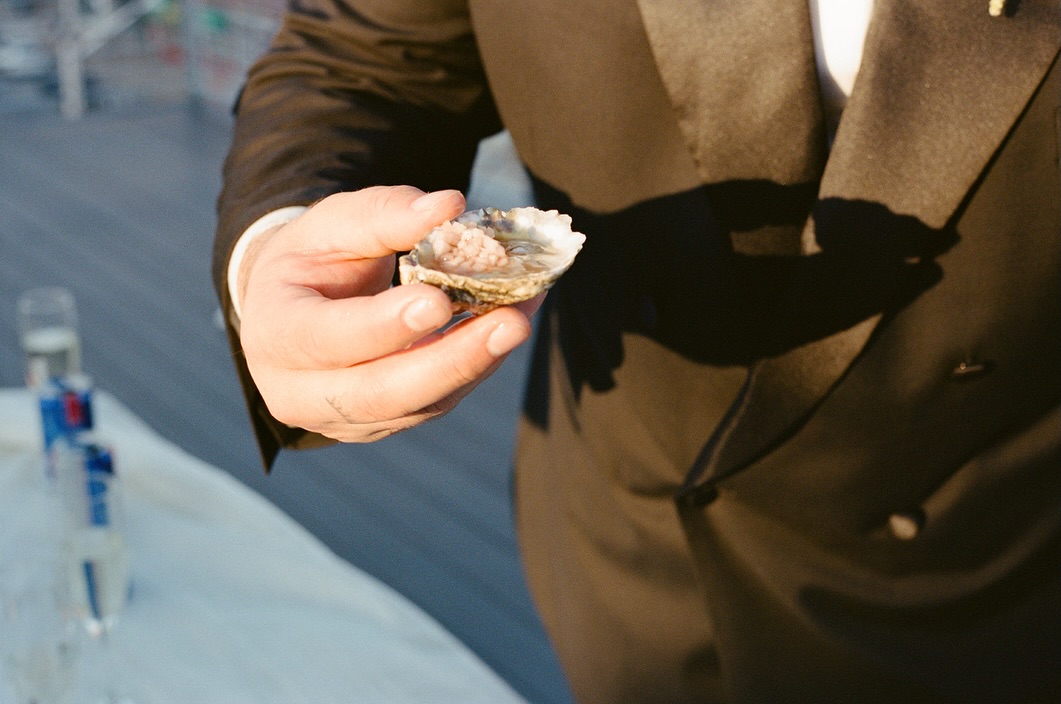 Oyster hour > happy hour 🦪
 
Photographer: @katelynrose_photos 
Planner: @onyxeventsdesign 

#kccateringcompany #kccaterer #kcweddingcaterer #kceventcaterer #kansascitycatering #oliveeventscatering #kcevents