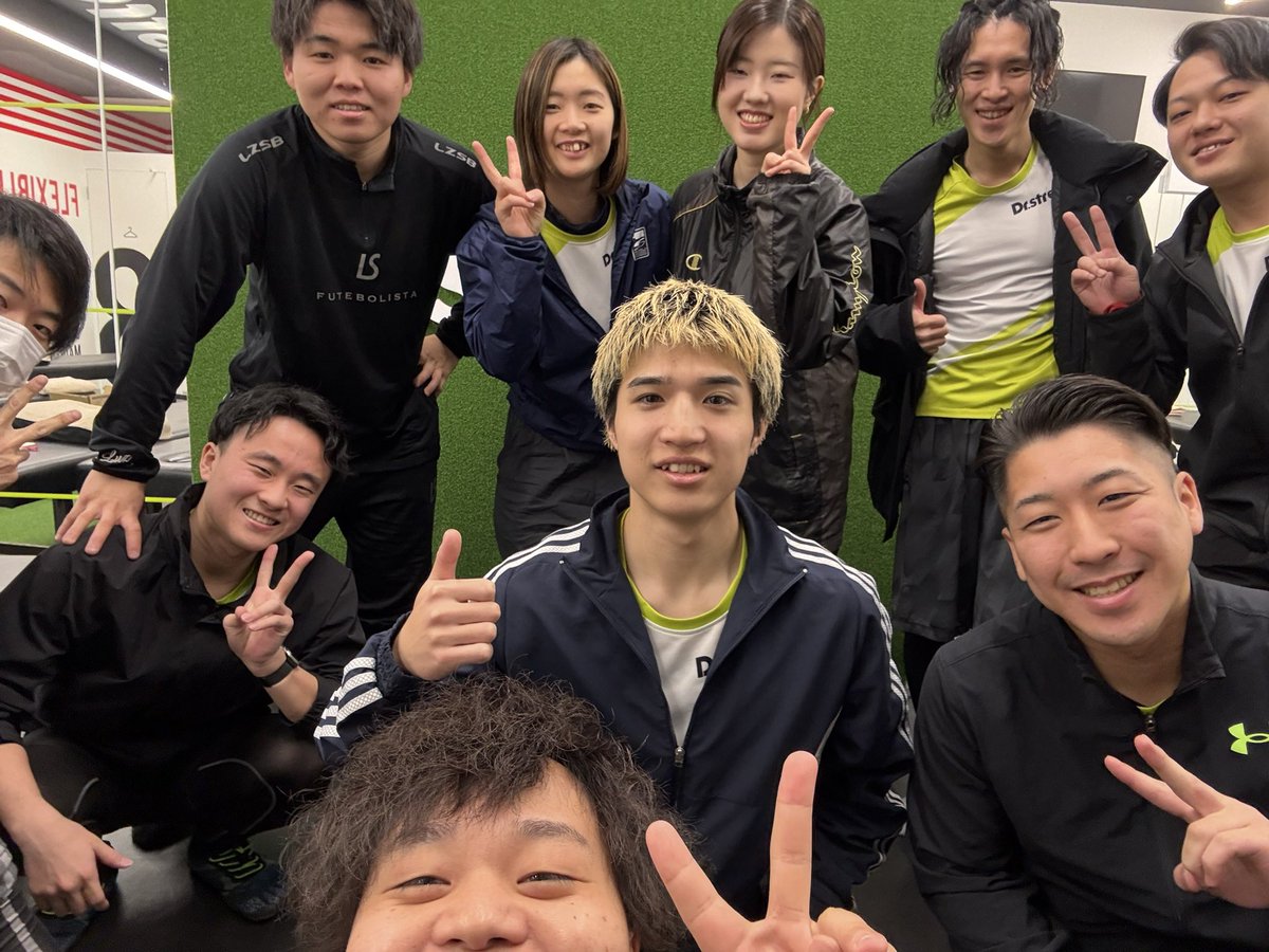 Ishibashijunsei's tweet photo. 少し遅くなりましたが新年明けましておめでとうございます。
2025年はフコク生命ビル店に配属され、11月からはイオンモール豊川店に異動し、沢山経験してきました。この1年、かなり成長できたと感じてますが、まだまだ伸び代はあるので2026年も豊川で頑張ります！ https://t.co/qYEV0anXi5