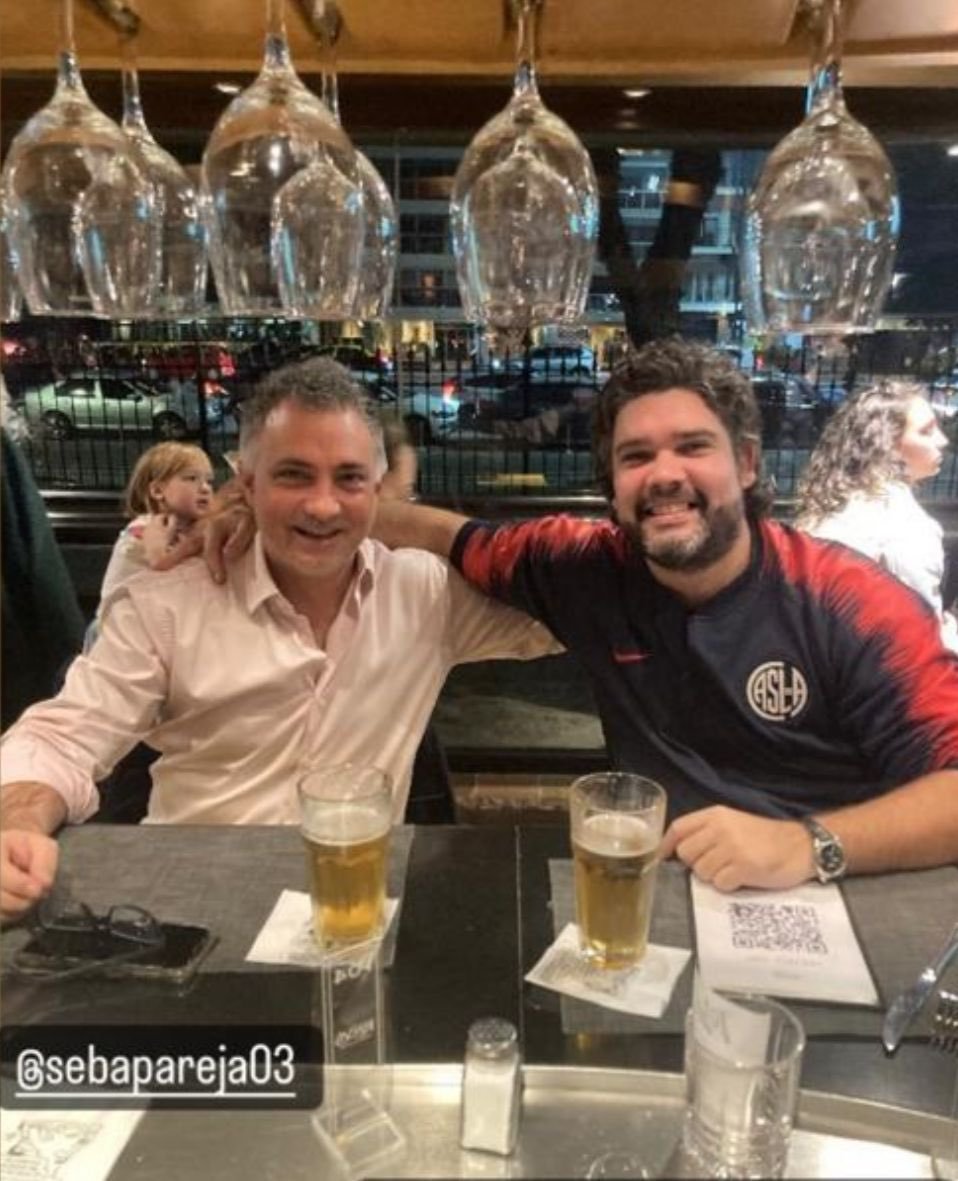 ¿El fanático del che guevara que se dedica a putear a Milei y reivindicar a Nestor y Cristina?
Fue el compañero de fórmula presidencial para San Lorenzo de Sebastián Mantequilla Pareja.
Sacaron 0 votos.

Abran los ojos, Sebastián Mantequilla es más kuka que ser abuelo a los 30.