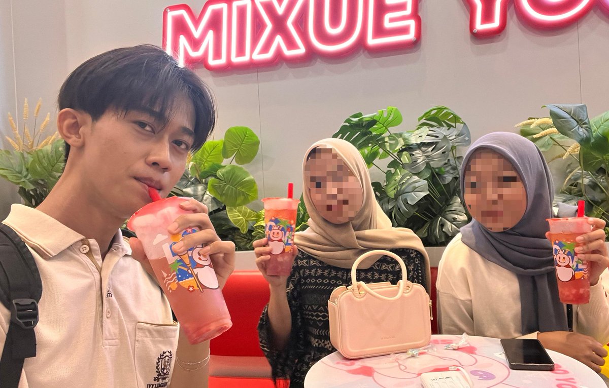 _n_jun's tweet image. ditutup dengan mixue dan photobox