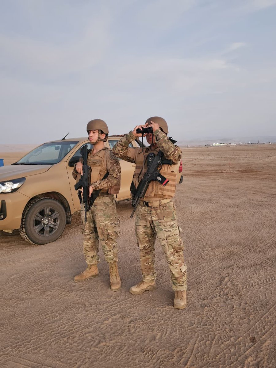 Ejercito_Chile's tweet image. #Arica: En el marco del Decreto N°78, el personal del #EjércitoDeChile continúa desplegado en las áreas fronterizas, realizando labores de patrullaje y vigilancia para resguardar la #frontera norte. 
#JAF