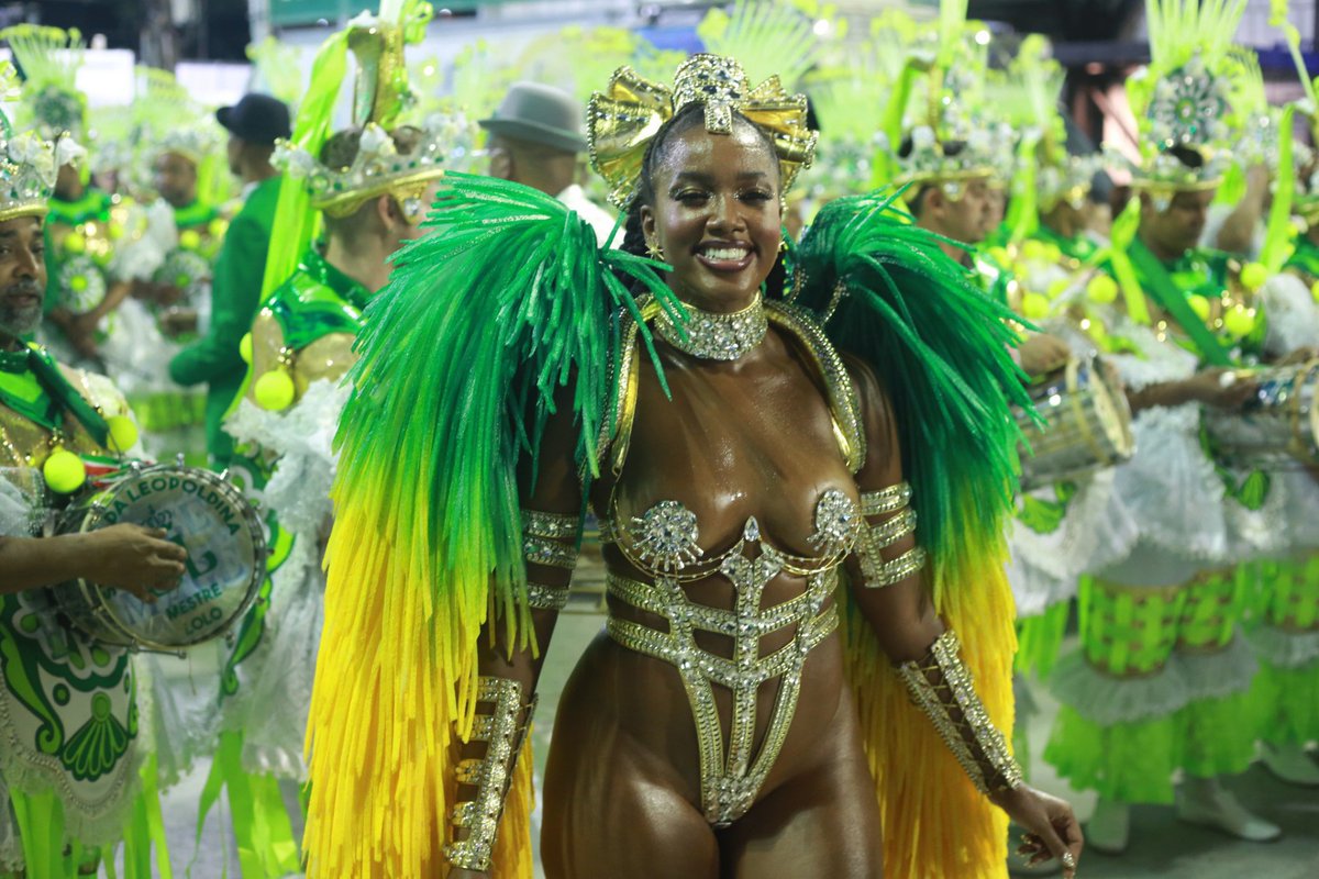 bishizun's tweet image. agora eles fecharam