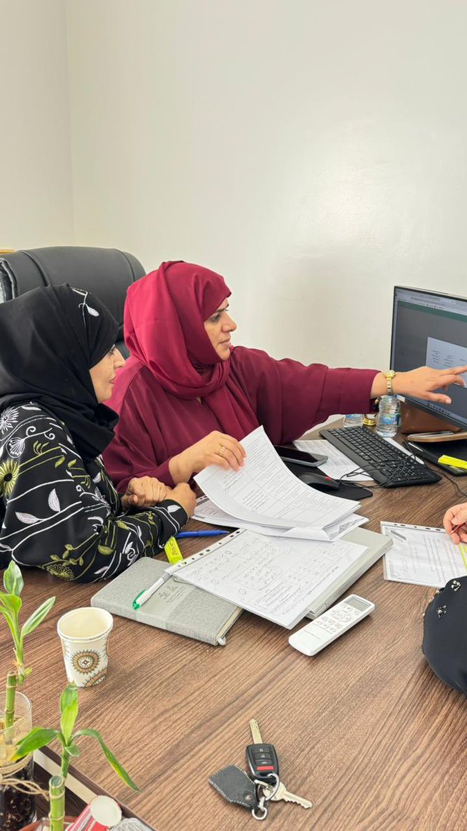 EduGovNbt2441's tweet image. #فعاليات_تعليمية_شمال_الباطنة

جانب من مناقشة و متابعة  
مديرة المدرسة
              أ. فايزة الأنصارية
 فريق التطوير الذاتي  للمدرسة حول مستجدات منظومة الاجادة للعام ٢٠٢٦ 
ومن أهمها  تقييم السمات و الإنجازات.