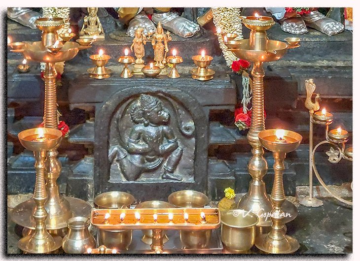 TheGopalan's tweet image. Hanumanji in the sanctum sanctorum of Kodandarama Temple, Hiramagaluru KA.