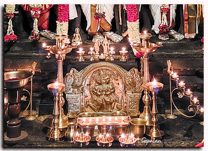 TheGopalan's tweet image. Hanumanji in the sanctum sanctorum of Kodandarama Temple, Hiramagaluru KA.