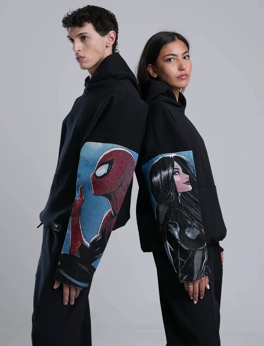 Giveaway .. 🚨
على هودي من اختياركم! 

كل اللي عليكم تسوونه بسيط جدًا 👇
1- لايك لهالتغريدة 
2- تابع حسابنا وأكتب في المنشن رقمك المفضل

وادخل السحب لتفوز بهوديك المفضل مجانًا! 🌟