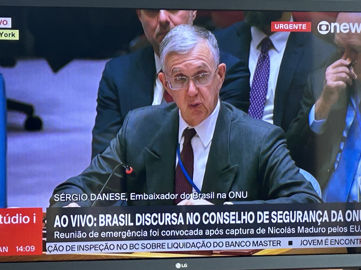 Embaixador Sergio Danese, do Brasil, escolhe falar em espanhol. E condena fortemente a ação americana.