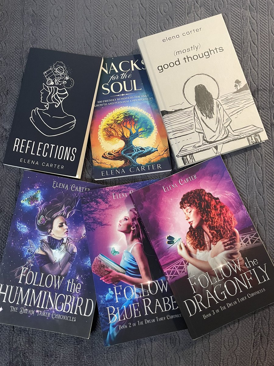 All my books together 🥹 I think they look pretty good 🥹