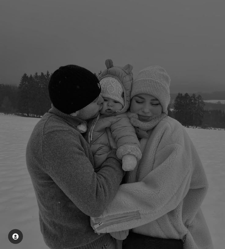 artikbidur's tweet image. evlendigime bir gün bile pisman olmayip keske daha önce evlenseydim dedirtecek bir yuva kurmayi nasip eyle Allah'im