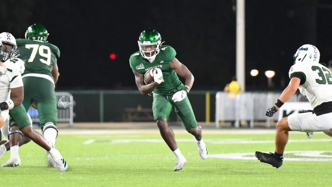 Great day to be a Buff. 🦬🔥

Sac State transfer RB Damian Henderson II has committed to Colorado, per <a href="/Hayesfawcett3/">Hayes Fawcett</a>.

565 yards and 5 touchdowns this season on 6.2 yards per carry.
Started his career at Colorado State.
Brennan Marion is bringing his own luggage to Boulder 👀🔥