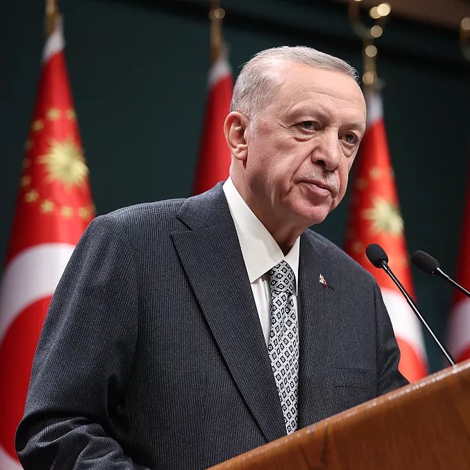 Cumhurbaşkanı Erdoğan, Kabine Toplantısı'nın ardından açıklamalarda bulunuyor

▪️"Hangi siyasi görüşten olursak olalım hepimiz şehit kanlarıyla sulanmış bu cennet vatanın sevdalılarıyız. 86 milyon kardeşiz, ezelden ebede biriz, beraberiz"