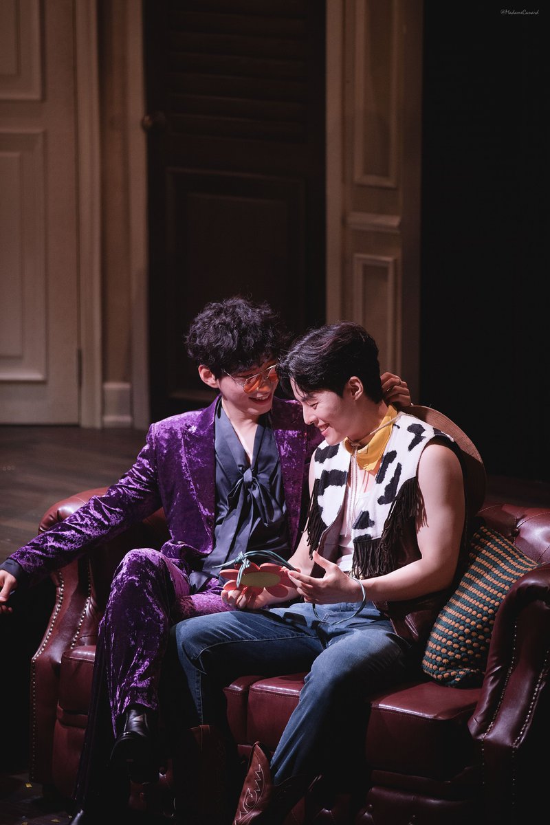 연극 보이즈 인 더 밴드 커튼콜
251019 낮 

해롤드 役 김바다
카우보이 役 박만준