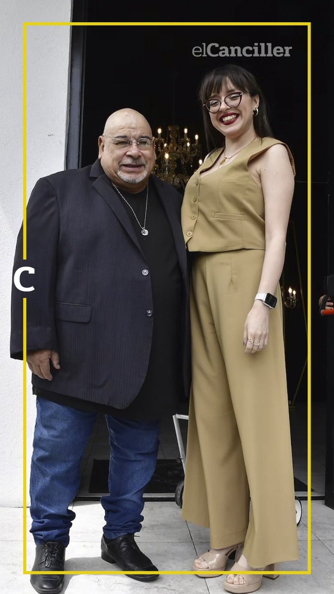 elcancillercom's tweet image. [ESPECTÁCULOS] A los 70 y después de varios problemas de salud, "Roly" Serrano se volvió a enamorar: la novia del actor se llama Candelaria Saldaño Vicente y tiene 26 años. 📸