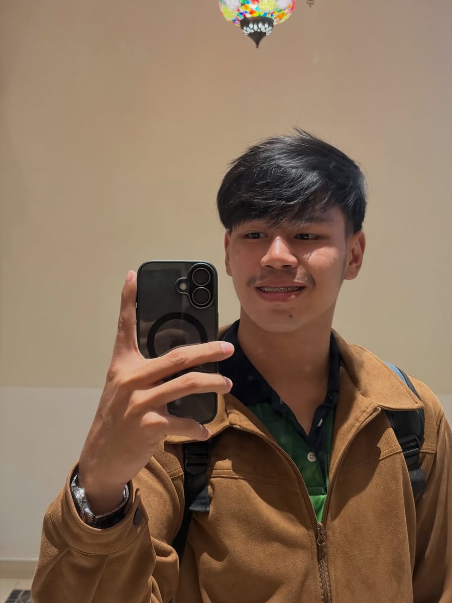prettywhenraw's tweet photo. being gay is fantastic, except for being attracted to men 🥲 https://t.co/Stt2iVwCFV
