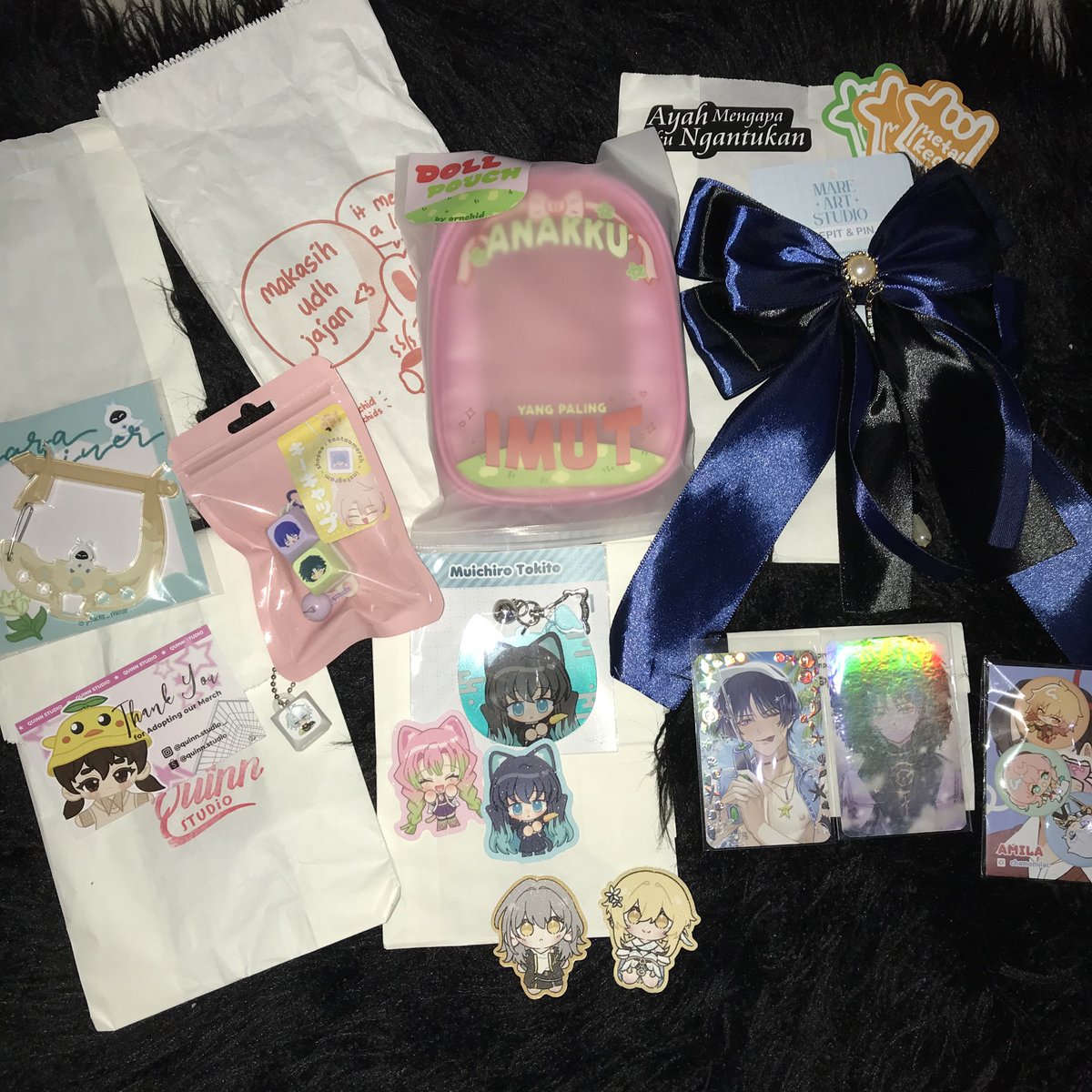 muierer's tweet photo. ββ #Chibicon9 haul β
BARU POST KARENA BARU INGET π & THANKSS kak @k_illzz @chamomilac @ornchid @xionsca @itawy08 dan beberapa artist lain yang gabisa aku tag karena aku gatau usn mereka :( (barang kali ada yang tau boleh bantu reply) π₯Ήβ€οΈ https://t.co/zwNyfAJJ4D