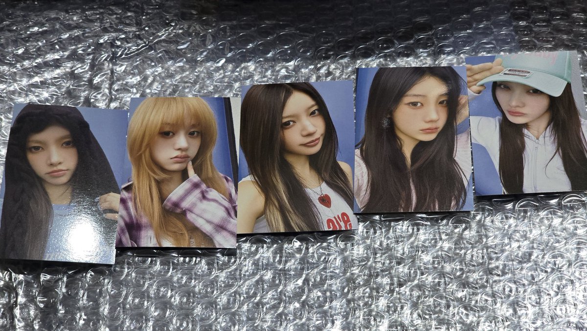 mkrjhan's tweet photo. 아일릿 가요대제전 역조공
가방 담요 포카세트
set 5.0 양도
wts sell dm plz 디엠주세요!

포카세트만 4.0

ILLIT PHOTOCARD
윤아 민주 모카 원희 이로하
yunah minju moka wonhee iroha https://t.co/w2WPGUIcQI