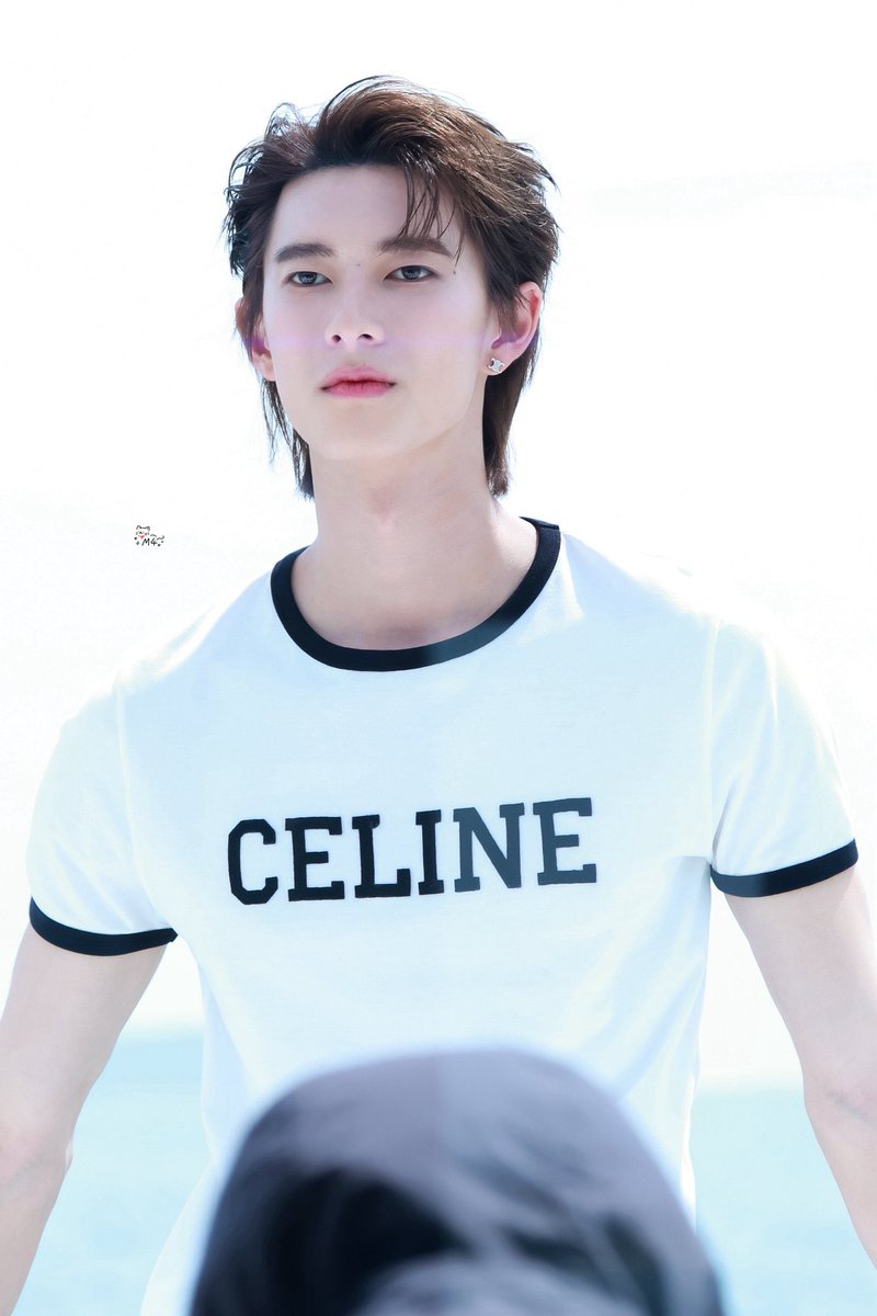 falln__'s tweet image. he was looking so foin here

#ppoohkt