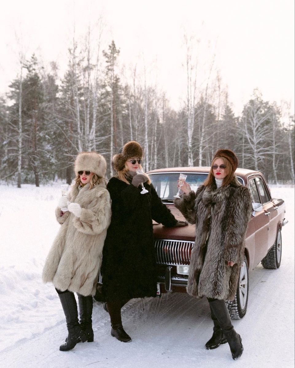 Kürk stilinin eşsiz güzelliğini siz de deneyimleyin!🔥

Discover the timeless beauty of fur style!🔥

yosma.com.tr