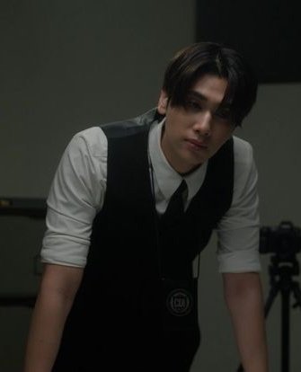 obsdami's tweet image. if you see me being handcuffed by an inspector named kamin, do not save me, im exactly where i want to be