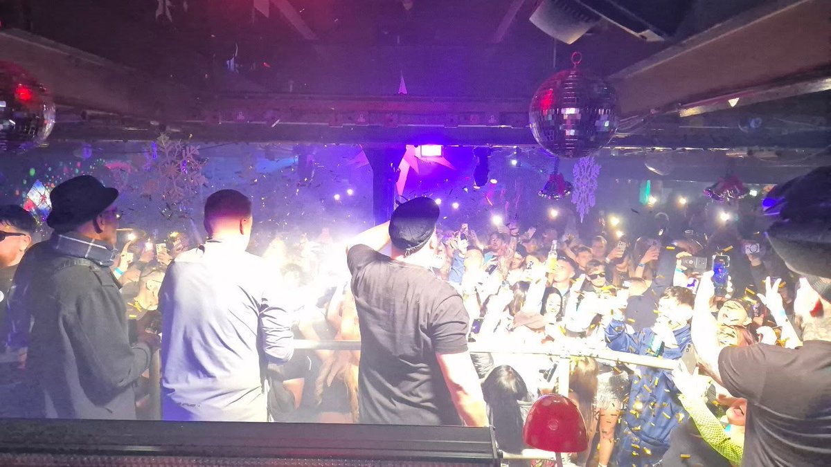 Fracus & Darwin tweet media