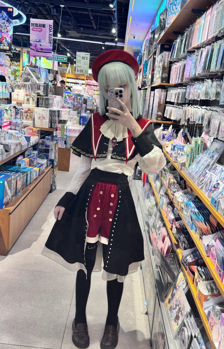 yue32048's tweet photo. 第一次玩骰子游戏的小绿奴
亲手贡献自己的小女友哦
留情一下，打个码曝光出来叭
#绿帽 #骰子游戏  #投稿曝光 #贡献女友 
（限时曝光24小时） https://t.co/juLkSkgmZ4