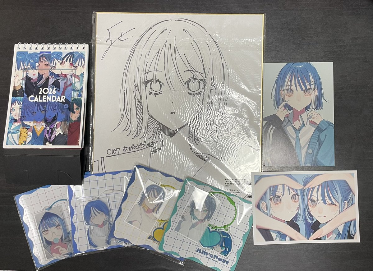 217yusa's tweet photo. C107戦利品

夜瀬らう（@yoruse_ ）先生のカレンダーとアクキーと色紙

アクキーは可愛くて全種類買ってしまった！新規デザインのあゐちゃんポストカードもめちゃくちゃ良いです👍
色紙も買えてよかった、家宝にします！

#あゐ色Post https://t.co/9BMEd0YZmp