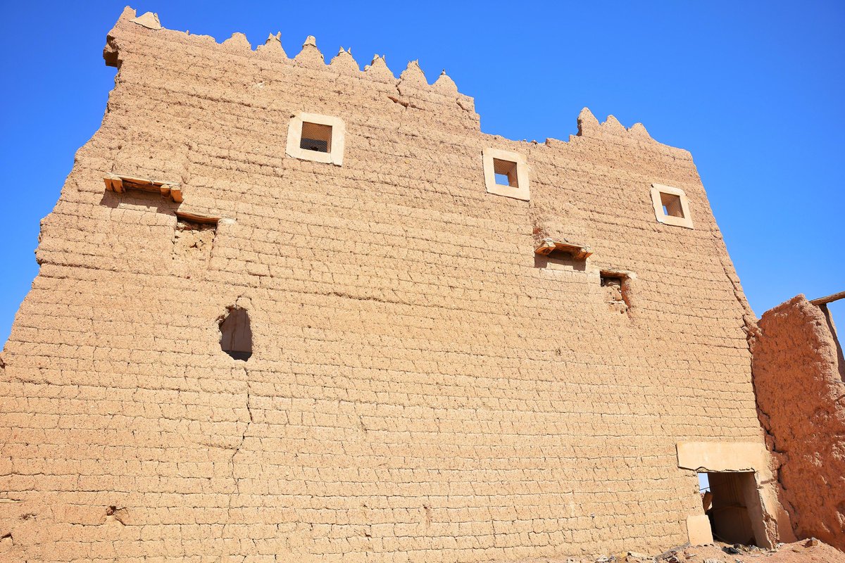 • إعلان 
• لمُلّاك المباني التاريخية والأراضي

📍في حي العليا
🚨 يرجى مراجعة بلدية وسط حائل
📄 مع إرفاق الوثائق

📸 | #حائل_الأجمل • #أمانة_منطقة_حائل